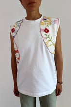 Charger l'image dans la galerie, N°19 - T-SHIRT UPCYCLÉ - M