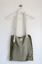 Charger l'image dans la galerie, N°44 - TOTE BAG UPCYCLÉ