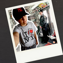 Charger l'image dans la galerie, N°42 - T-SHIRT UPCYCLÉ - S